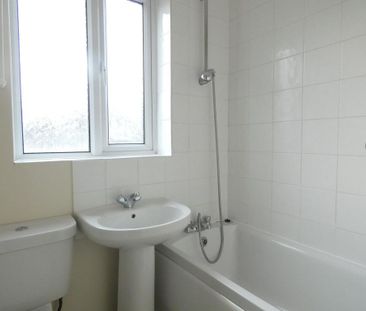 2 bedroom semi-detached house to rent - Photo 4