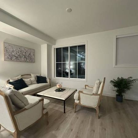 Spacious New 4 Bedrooms AC Townhome for Rent - Photo 4