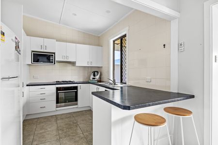 8 Moate Street, Georgetown NSW 2298 - House For Rent | Domain - Photo 4