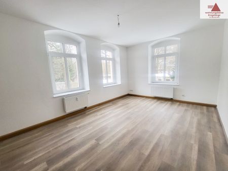 Geräumige 3-Raum-Familienwohnung im Grünen - Krumhermersdorfer Straße in Zschopau! - Photo 3