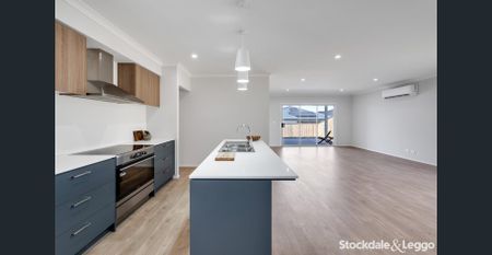 Luxurious Living Awaits in Redstone! - Photo 5