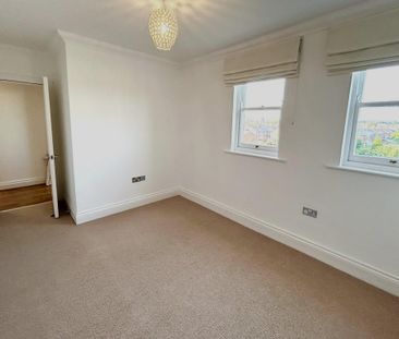 3 bedroom flat to rent - Photo 5