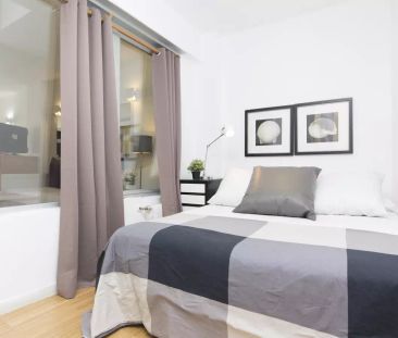 2-bedroom apartment for rent in Embajadores, pets allowed - Photo 2