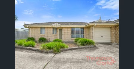 Quiet location within walking distance to town. - Photo 4