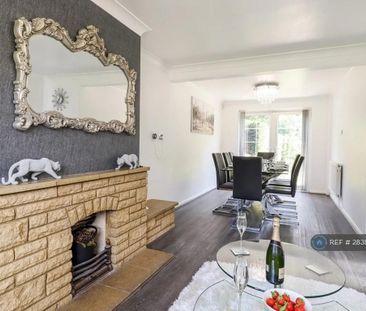 3 bedroom semi-detached house to rent - Photo 1