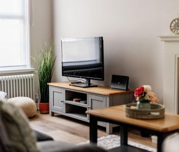 2 bedroom terraced house to rent - Photo 4