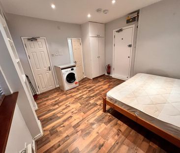 Studio to rent - Photo 6