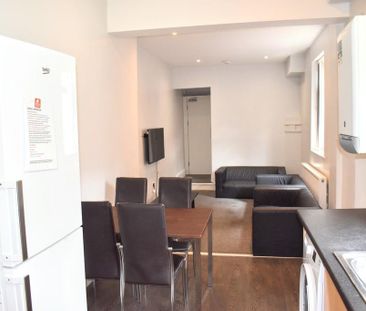 6 bedroom terraced house to rent - Photo 1