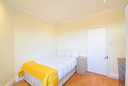 Room in a Shared Flat, Lymington Mansions, NW6 - Photo 2