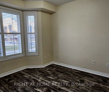 Condo Townhouse For Lease | E7337004 - Photo 2