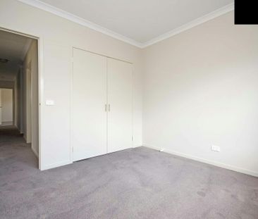 4 Bedroom Family Home in White Box Rise - Photo 3