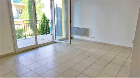 location Appartement T3 DE 60.02m² À CORBEIL ESSONNES - Photo 2