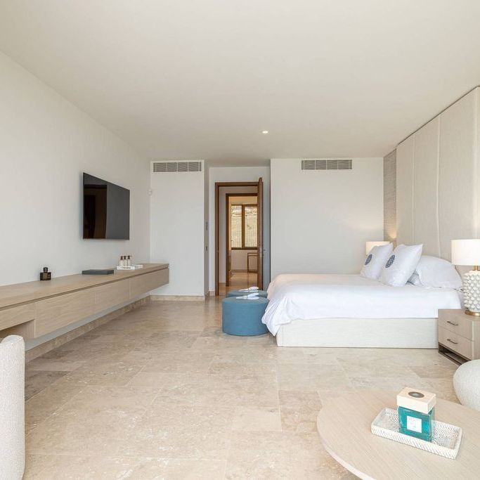 4 bedroom luxury penthouse for rent in Casares, Andalusia - Photo 1