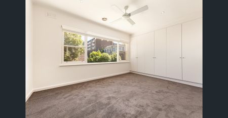170 Meters from Toorak Village - Photo 2