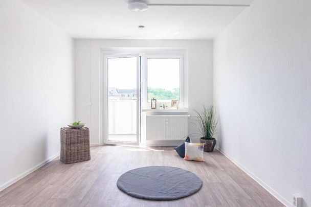 4-Raum-Etagenwohnung mit Einbauküche und 2 Bädern - Foto 1