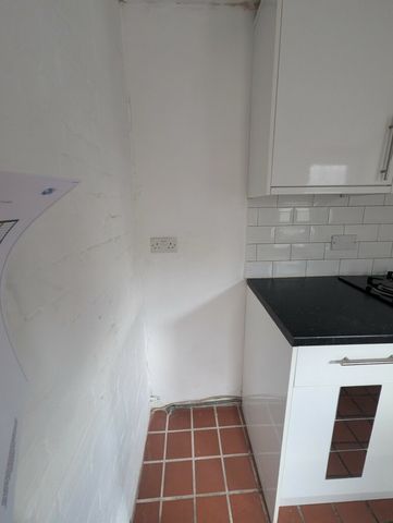 Delightful 2 bed house in Central Bournemouth - Photo 3