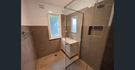 FAMILY HOME - Photo 2