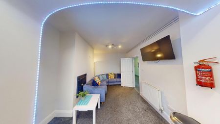 7 bedroom ground floor flat to rent - Photo 2