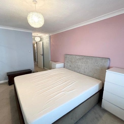 Manor Road, East Cliff - Photo 1