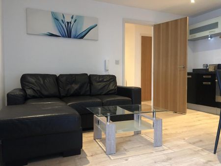 2 bedroom flat to rent - Photo 2