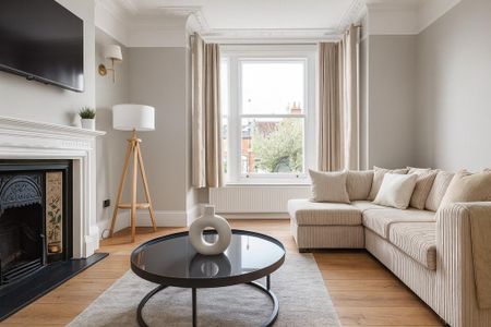 5 bedroom terraced house to rent - Photo 2