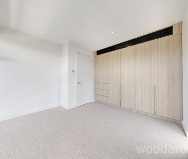 Unrivalled Luxury and Contemporary Elegance with this 3-bedroom Arc... - Photo 3