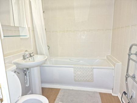 2 bedroom flat to rent - Photo 5
