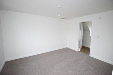 2 bedroom semi-detached house to rent - Photo 2