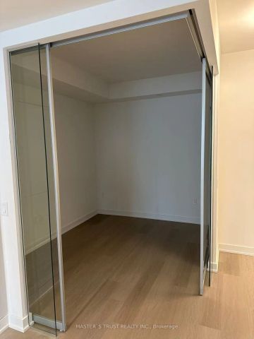 448 Burnhamthorpe Road W #1105 - Photo 4