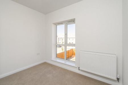 3 bedroom semi-detached house to rent - Photo 3