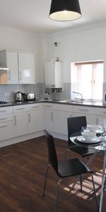 High Street - Photo 3