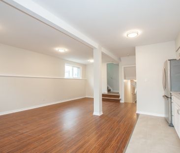 Spacious 2 Bedroom Lower Unit in Welland!! - Photo 4