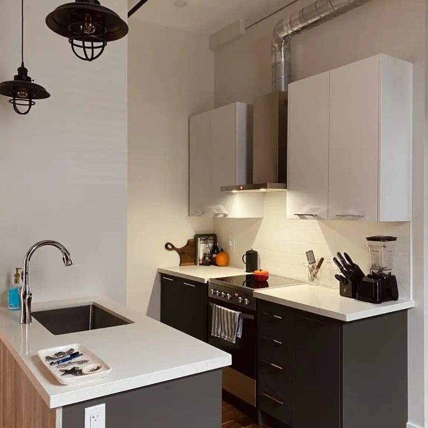 85 King St E - Photo 1