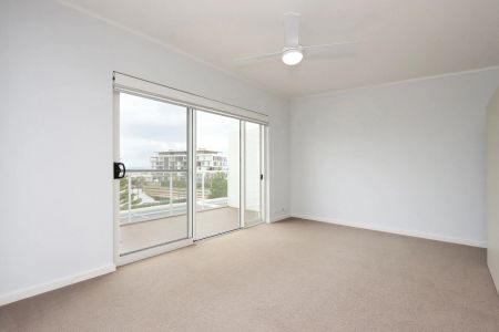 Bright Spacious Unit In Great Location - Photo 4