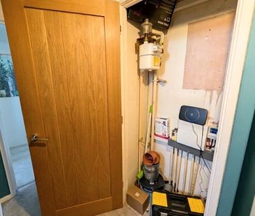 1 Bed Flat, Kingham Close, SW18 - Photo 5