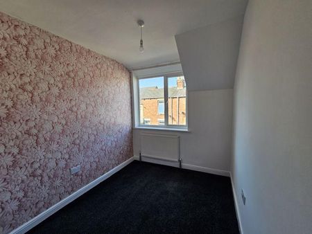 3 bedroom terraced house to rent - Photo 3
