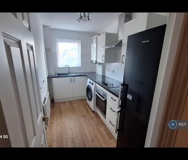 1 bedroom in a flat share to rent - Photo 4