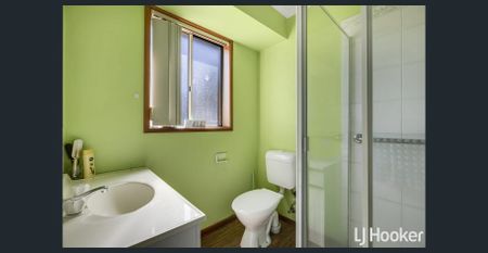 Family Comfort and Investment Opportunity - Spacious 654SQM Block for Rent! - Photo 3