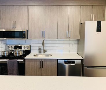 Fully Furnished, Renovated, 2 Bedroom Corner Townhouse In Varsity Nw - Photo 2