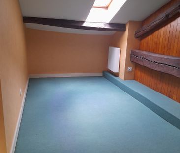 TRIPLEX CENTRE CHARLIEU 66.19 M2 - Photo 4