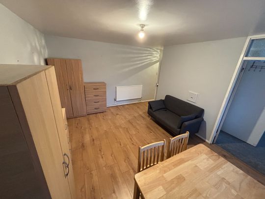 1 Bed Flat, Edgecot Grove, N15 - Photo 1