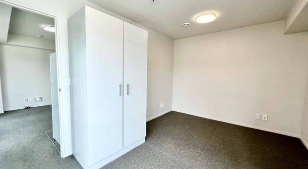 1 Bedroom in Peak - Photo 1