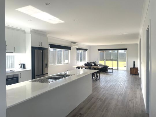 Modern & Comfortable 3-Bedroom Home - Photo 1