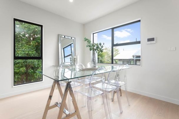 4 bedroom townhouse, Epsom - Photo 1