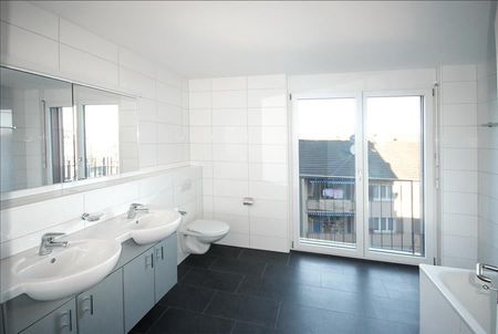 "A lively settlement with a railway connection!" - Photo 3