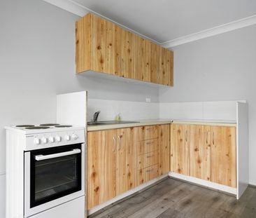 Neat Granny Flat - Photo 2