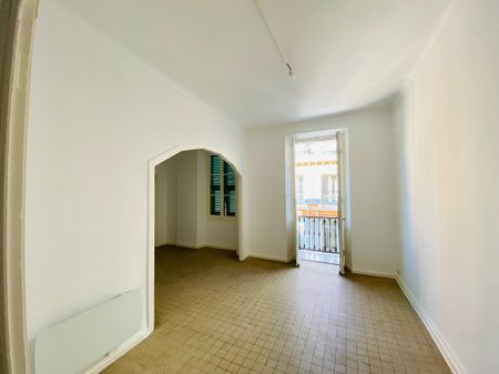 Location Appartement 3 pièces 74m² NICE 06000 - Photo 5