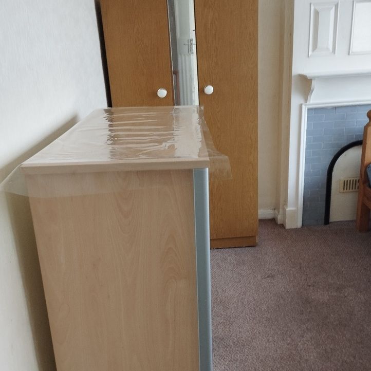 Room in a Shared House, Stockport Road, SW16 - Photo 1