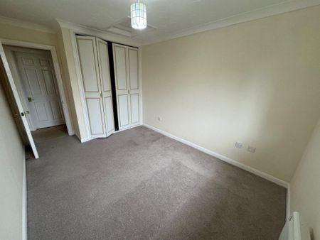 1 Bedroom Flat / Apartment - Winn Road, Southampton - Photo 3