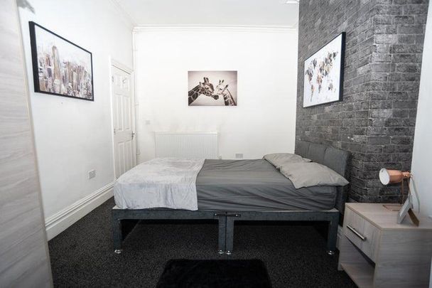 1 bedroom in a house share to rent - Photo 1